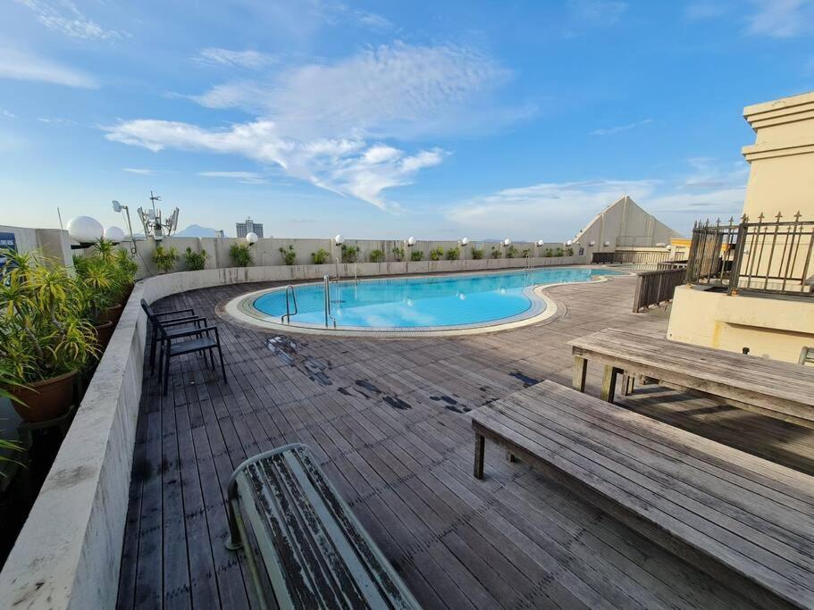 Lovely Waterfront Riverbank Suite With Pool Кучінг Екстер'єр фото
